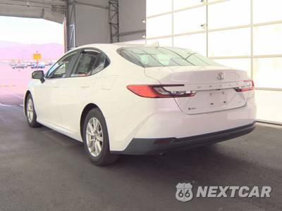 2025 Toyota Camry LE - zdjęcie 6 z 35 - miniatura