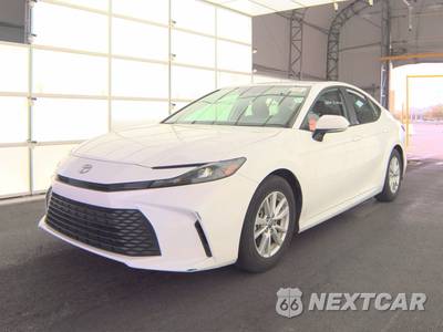 2025 Toyota Camry LE - zdjęcie 1 z 35 - miniatura