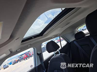 2025 Hyundai Venue SEL - zdjęcie 18 z 22 - miniatura