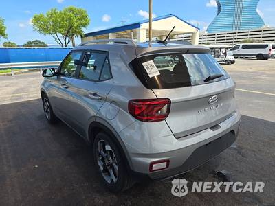 2025 Hyundai Venue SEL - zdjęcie 6 z 22 - miniatura