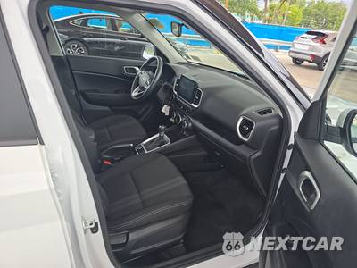 2025 Hyundai Venue SEL - zdjęcie 8 z 18 - miniatura