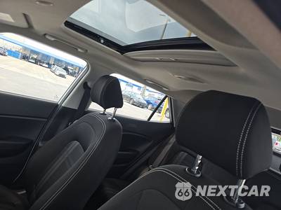 2025 Hyundai Venue SEL - zdjęcie 17 z 18 - miniatura