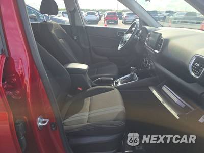 2025 Hyundai Venue SEL - zdjęcie 8 z 24 - miniatura