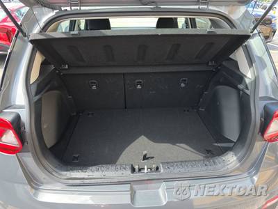 2025 Hyundai Venue SEL - zdjęcie 16 z 21 - miniatura