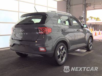 2025 Hyundai Venue SEL - zdjęcie 4 z 21 - miniatura