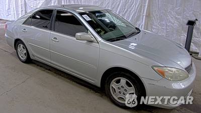2002 Toyota Camry LE - zdjęcie 3 z 37 - miniatura