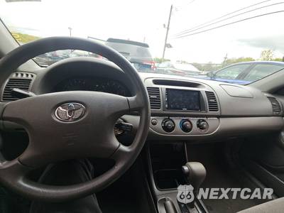 2002 Toyota Camry LE - zdjęcie 11 z 37 - miniatura
