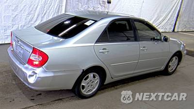 2002 Toyota Camry LE - zdjęcie 4 z 37 - miniatura