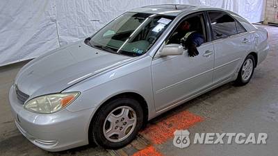 2002 Toyota Camry LE - zdjęcie 1 z 37 - miniatura
