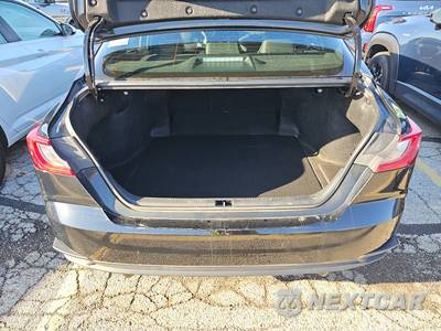 2025 Toyota Camry SE - zdjęcie 16 z 23 - miniatura