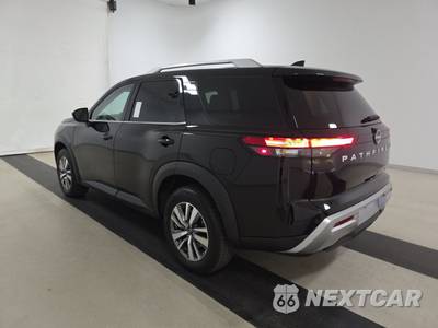 2025 Nissan Pathfinder SL - zdjęcie 6 z 19 - miniatura