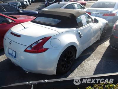 2017 Nissan 370Z Touring Convertible - zdjęcie 2 z 15 - miniatura