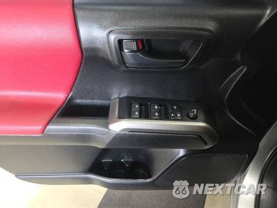 2021 Toyota Tacoma SR5 Crew Cab Medium Bed - zdjęcie 9 z 23 - miniatura