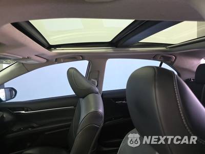 2020 Toyota Camry XSE - zdjęcie 17 z 25 - miniatura