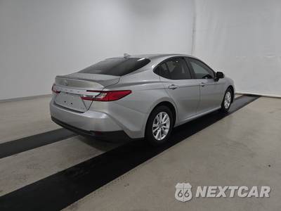 2025 Toyota Camry LE - zdjęcie 4 z 19 - miniatura