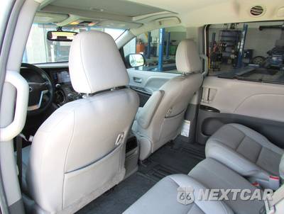2016 Toyota Sienna XLE 8-Passenger 119.3" WB - zdjęcie 14 z 35 - miniatura