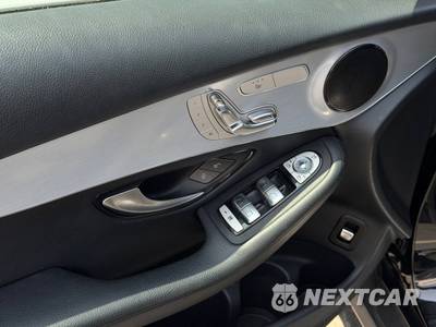 2020 Mercedes-Benz GLC 300 - zdjęcie 29 z 30 - miniatura