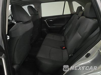 2025 Toyota RAV4 XLE - zdjęcie 13 z 19 - miniatura