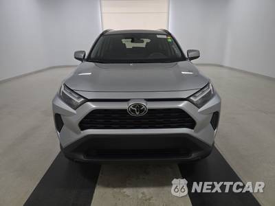 2025 Toyota RAV4 XLE - zdjęcie 2 z 19 - miniatura