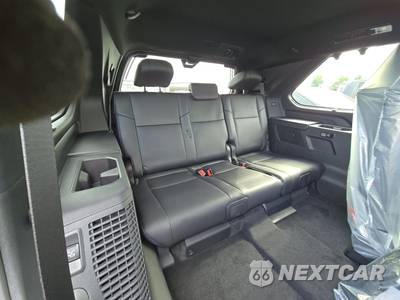 2026 Toyota Sequoia Platinum - zdjęcie 14 z 20 - miniatura