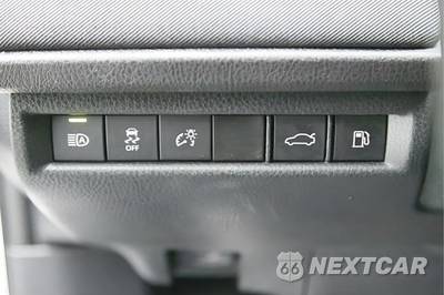 2025 Toyota Camry LE - zdjęcie 12 z 42 - miniatura