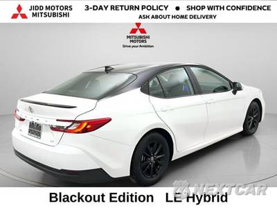 2025 Toyota Camry LE - zdjęcie 3 z 42 - miniatura