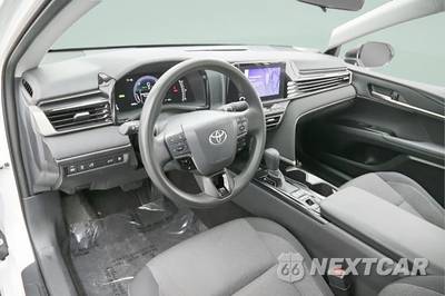 2025 Toyota Camry LE - zdjęcie 9 z 42 - miniatura