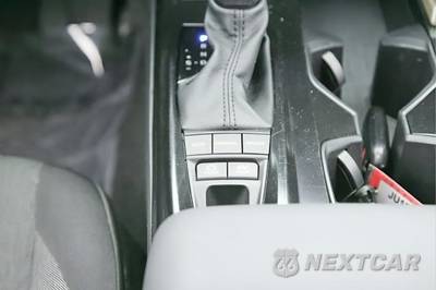 2025 Toyota Camry LE - zdjęcie 31 z 42 - miniatura