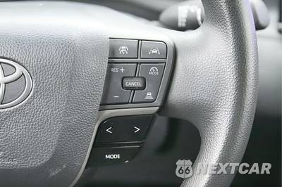 2025 Toyota Camry LE - zdjęcie 33 z 42 - miniatura