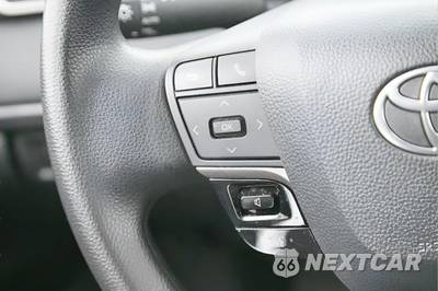 2025 Toyota Camry LE - zdjęcie 32 z 42 - miniatura