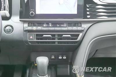 2025 Toyota Camry LE - zdjęcie 29 z 42 - miniatura