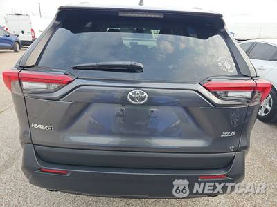 2021 Toyota RAV4 XLE - zdjęcie 5 z 18 - miniatura