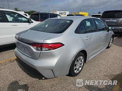 2026 Toyota Corolla LE Sedan - zdjęcie 4 z 18 - miniatura