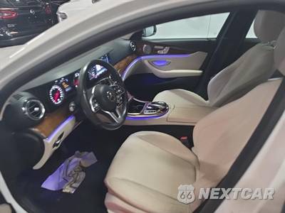 2019 Mercedes-Benz E 300 4MATIC Sedan - zdjęcie 7 z 17 - miniatura