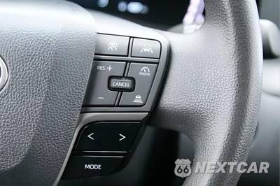 2025 Toyota Camry LE - zdjęcie 35 z 41 - miniatura