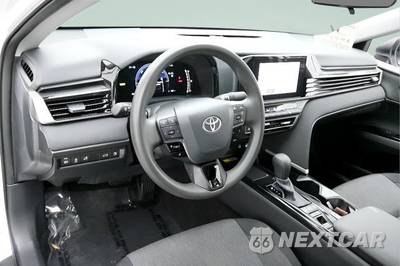 2025 Toyota Camry LE - zdjęcie 14 z 41 - miniatura