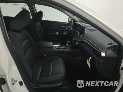 2025 Nissan Altima SV - zdjęcie 8 z 18 - miniatura