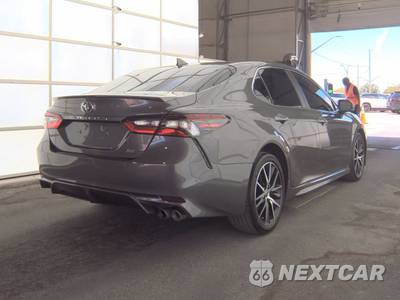 2023 Toyota Camry SE - zdjęcie 4 z 18 - miniatura