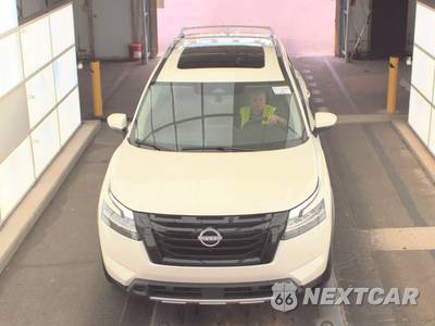 2024 Nissan Pathfinder SL - zdjęcie 2 z 19 - miniatura