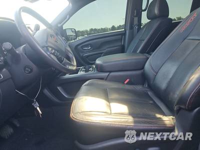 2021 Nissan TITAN PRO-4X Crew Cab Short Bed - zdjęcie 7 z 24 - miniatura