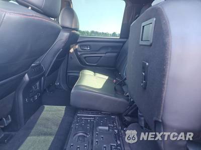 2021 Nissan TITAN PRO-4X Crew Cab Short Bed - zdjęcie 13 z 24 - miniatura