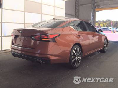 2020 Nissan Altima SR - zdjęcie 4 z 18 - miniatura