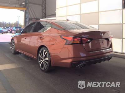 2020 Nissan Altima SR - zdjęcie 6 z 18 - miniatura