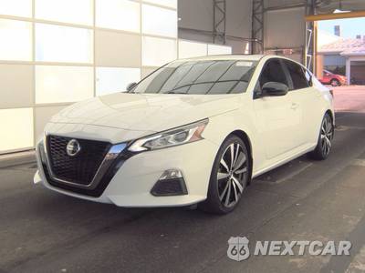 2020 Nissan Altima SR - zdjęcie 1 z 22 - miniatura