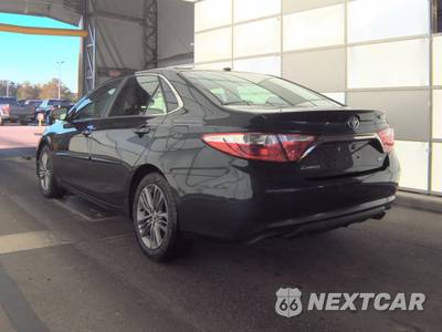 2015 Toyota Camry SE - zdjęcie 6 z 26 - miniatura