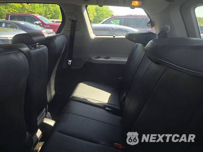 2015 Toyota Sienna SE 8-Passenger 119.3" WB - zdjęcie 14 z 19 - miniatura