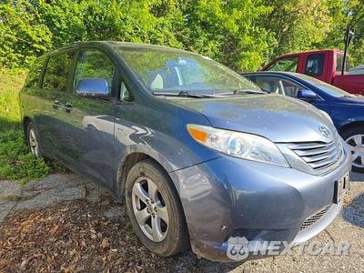 2017 Toyota Sienna LE 8-Passenger 119.3" WB - zdjęcie 3 z 18 - miniatura