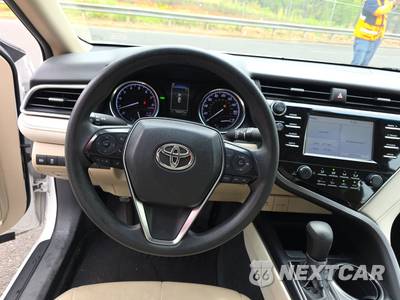 2018 Toyota Camry LE - zdjęcie 10 z 29 - miniatura