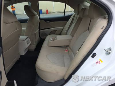 2018 Toyota Camry LE - zdjęcie 13 z 29 - miniatura