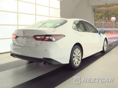 2018 Toyota Camry LE - zdjęcie 4 z 29 - miniatura